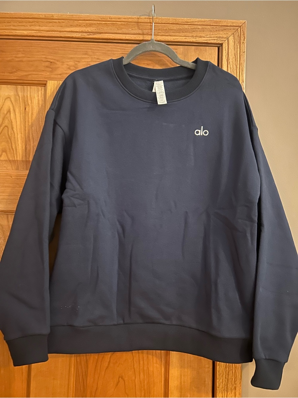 ALO Yoga Accolade women’s
Navy Crewneck Pullover